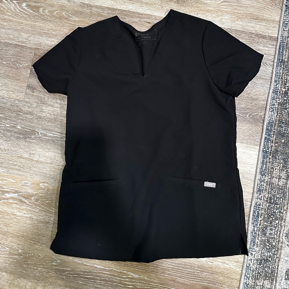 Figs 2 pocket scrub top- small